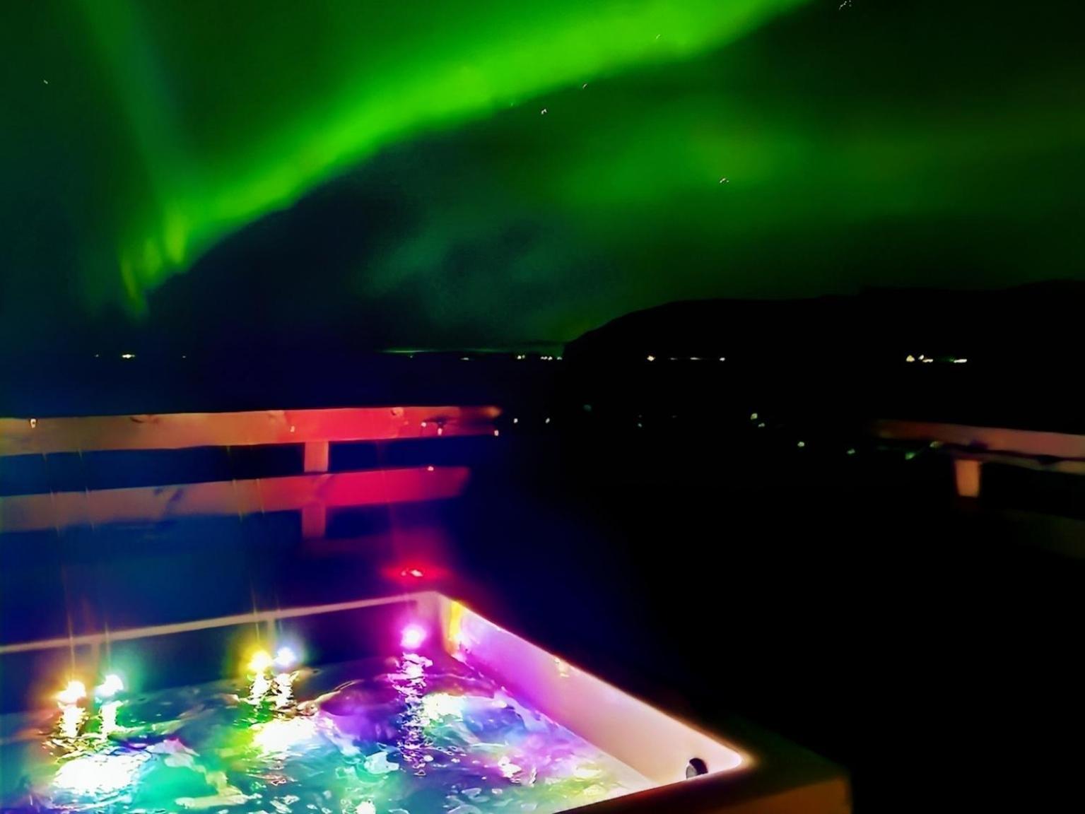 Green Farm Stay With Private Hot Tub Hvolsvöllur Esterno foto